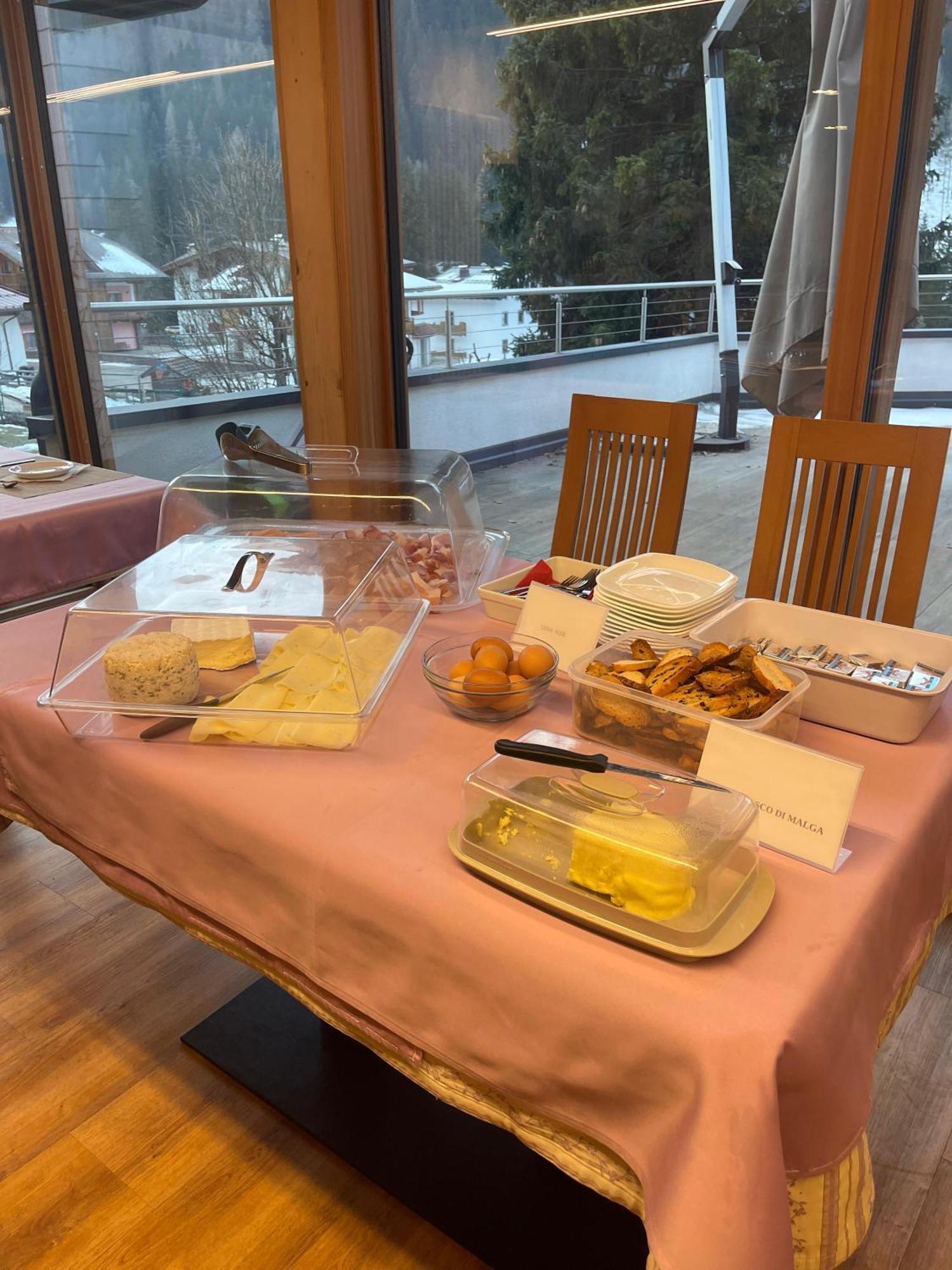 Chalet Valeruz Canazei Eksteriør billede